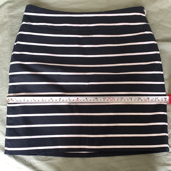 NWT - Banana Republic Striped Skirt - Picture 9 of 9